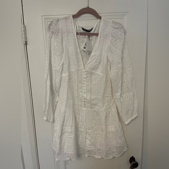Zara White Embroidered Dress - Picture 3 of 4